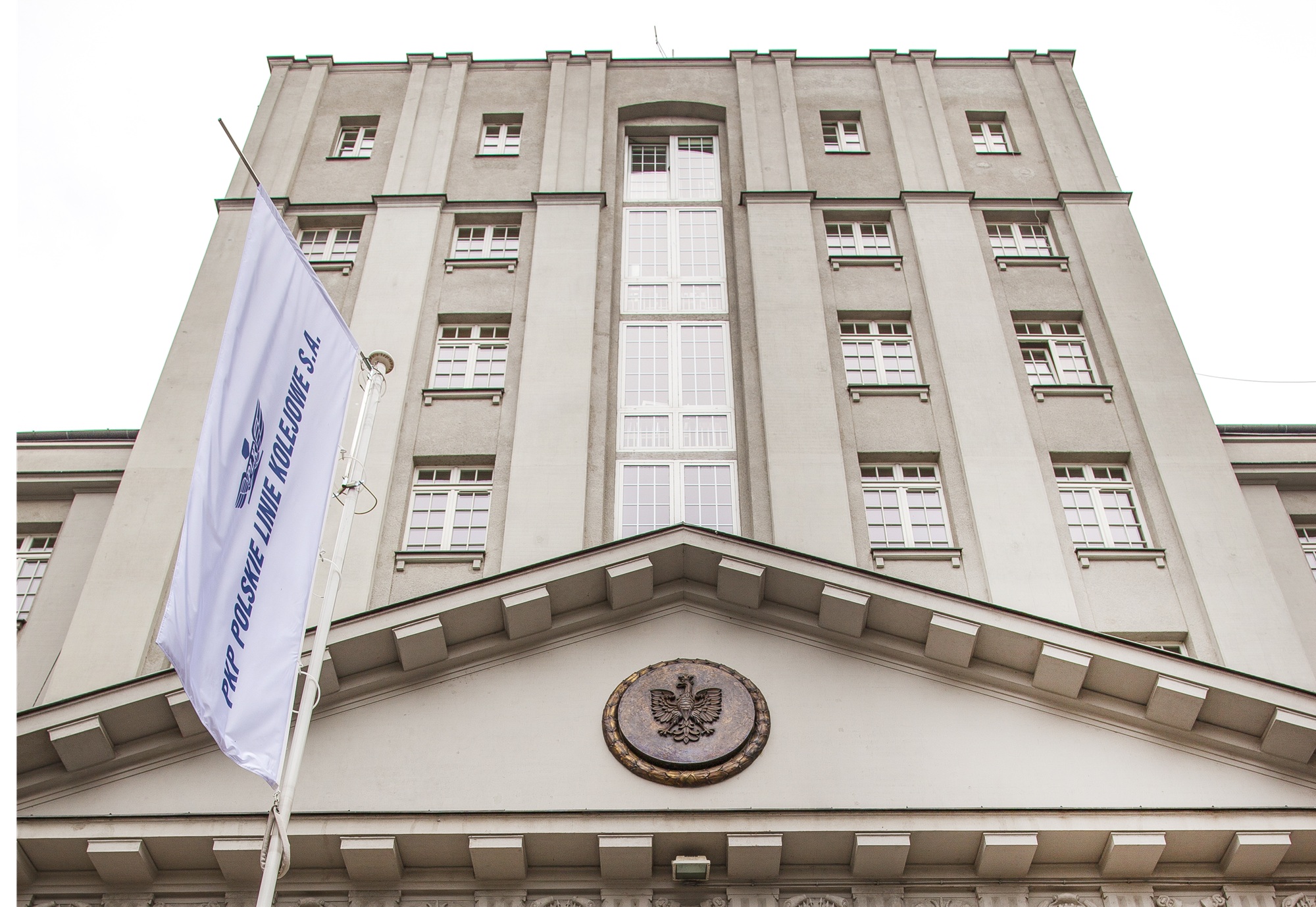 Widok na budynek PLK